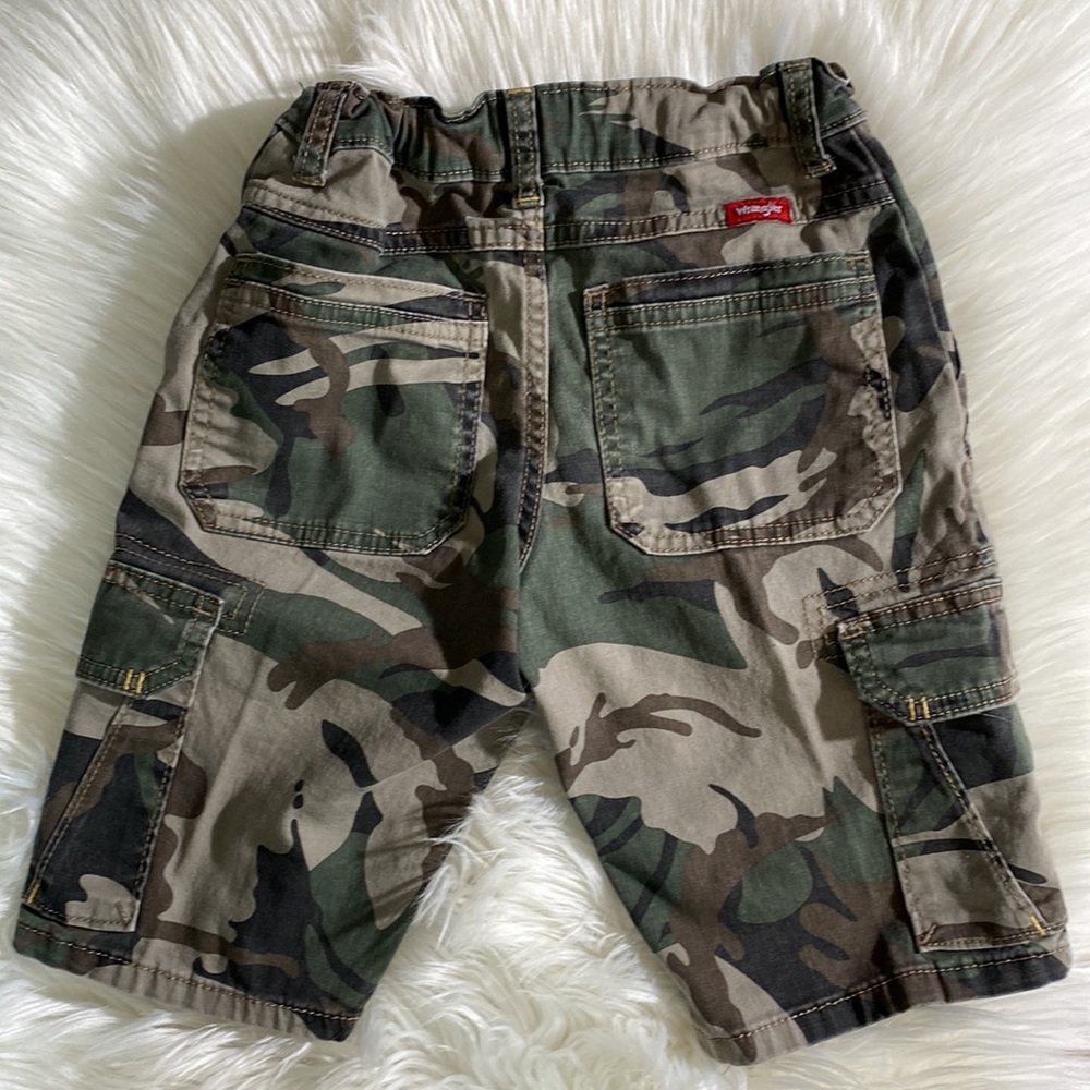 Wrangler boys camouflage shorts size 8
